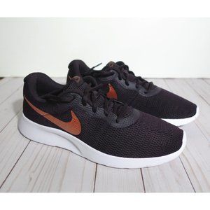 Nike Tanjun Shoe Purple/Gold